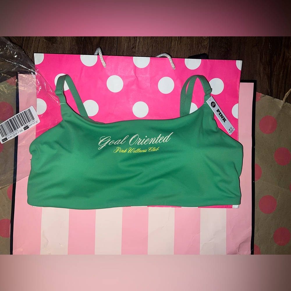 NWT VS PINK Size XXL Relay Square Neck Sports Bra.